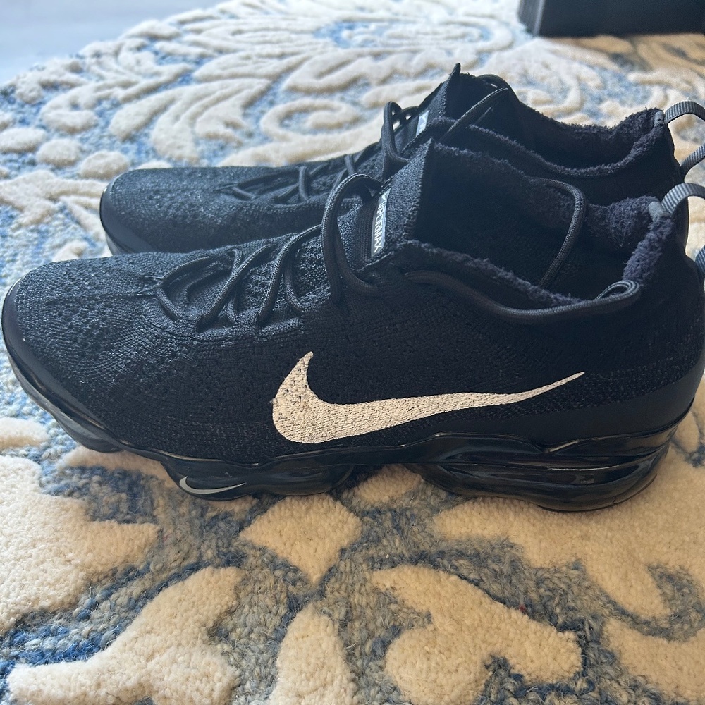Nike Women's Air VaporMax 2023 Flyknit Shoes Size 10